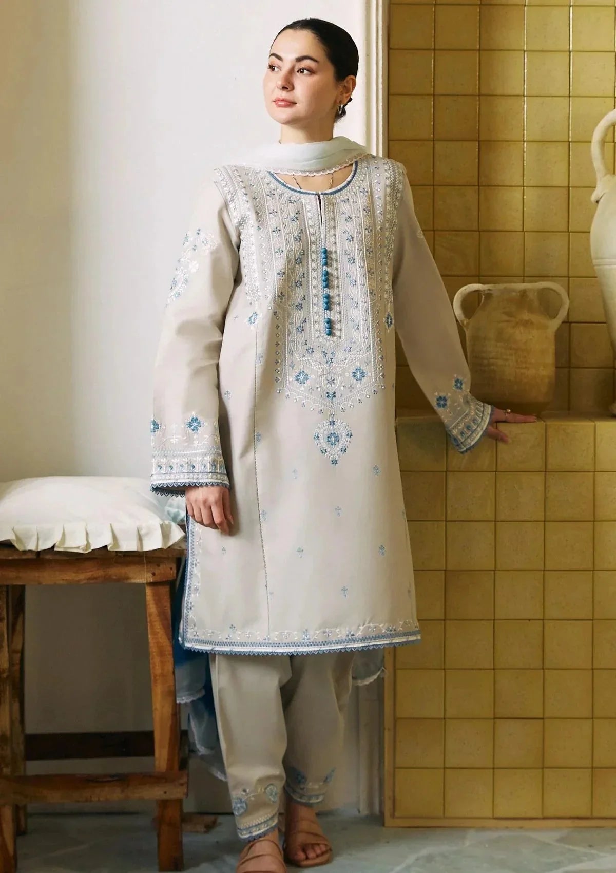 Embroidered Luxury Lawn Unstitched 3Pc | 1032