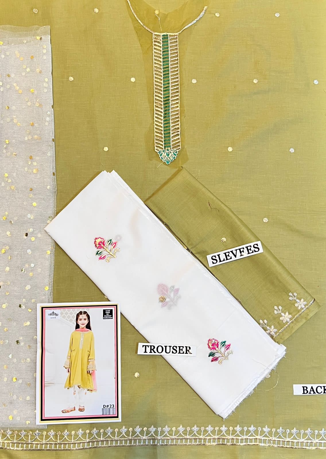 MARIA B KIDS 3PC LAWN Embroidered SUIT KD-7007