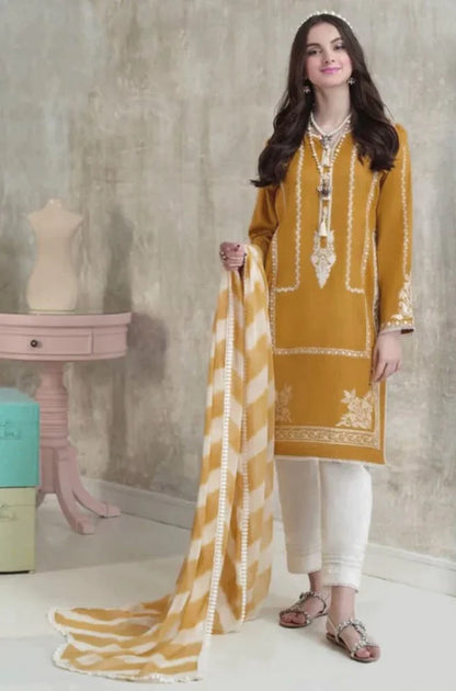 Lawn 3PC Embroidered with Print Duppata SM-215