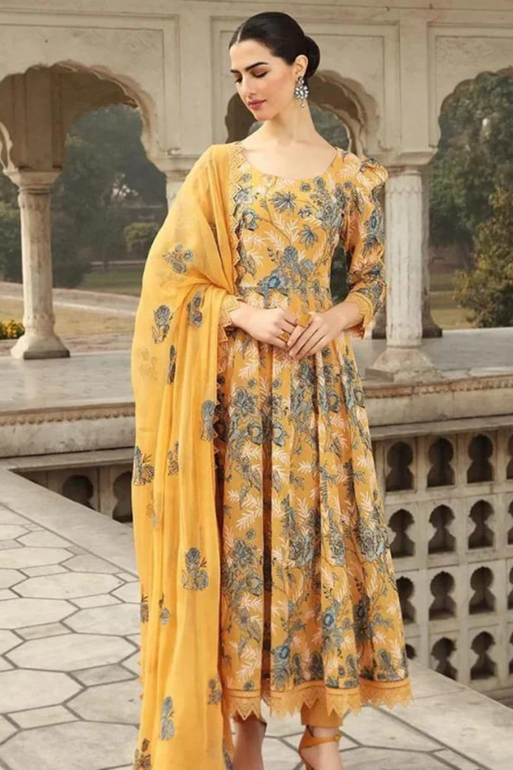 Lawn 3PC Embroidered SM-172