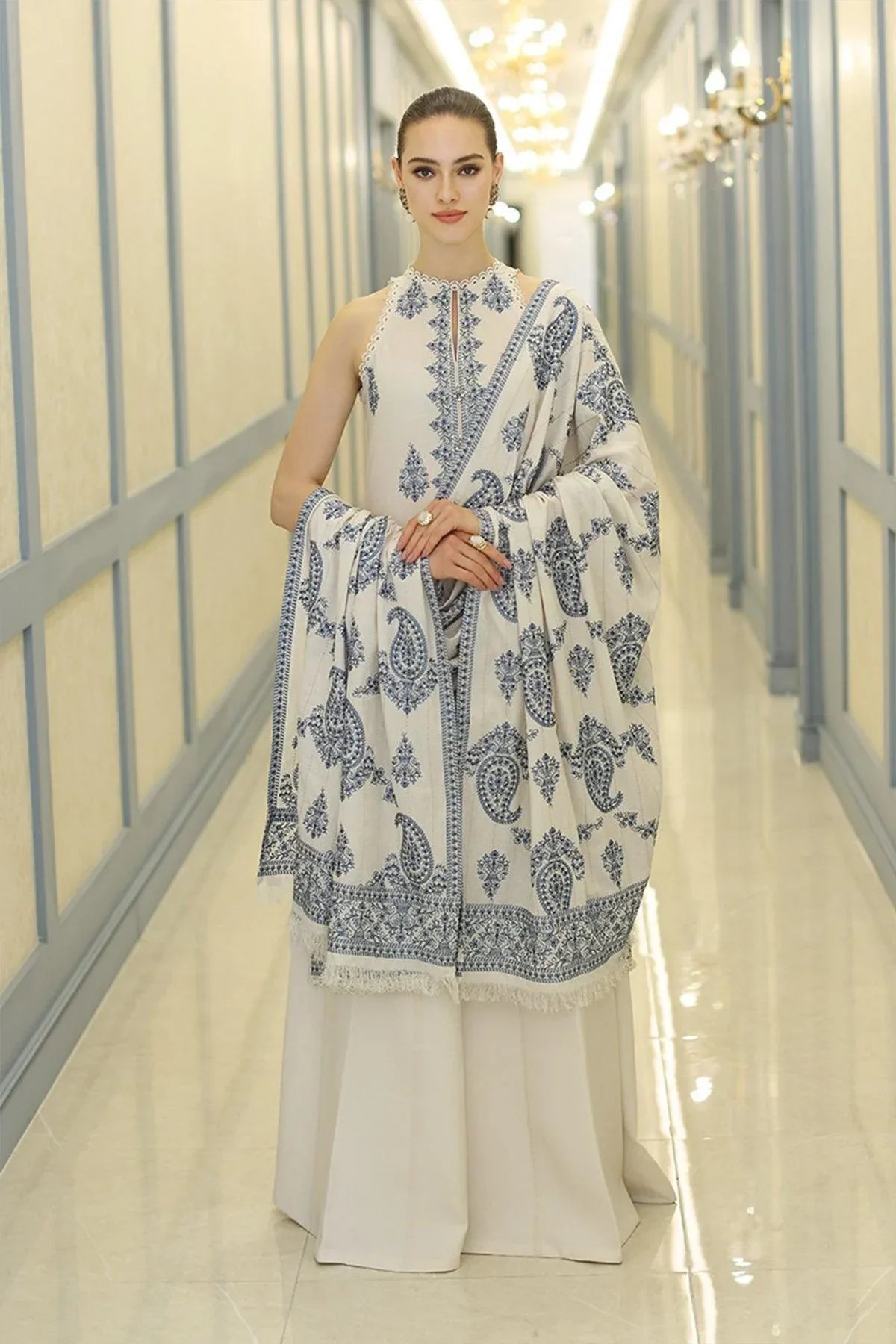 Embroidered Luxury Lawn Unstitched 3Pc | 1004